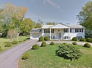 6 Grancera Dr, Hope Valley, RI 02832