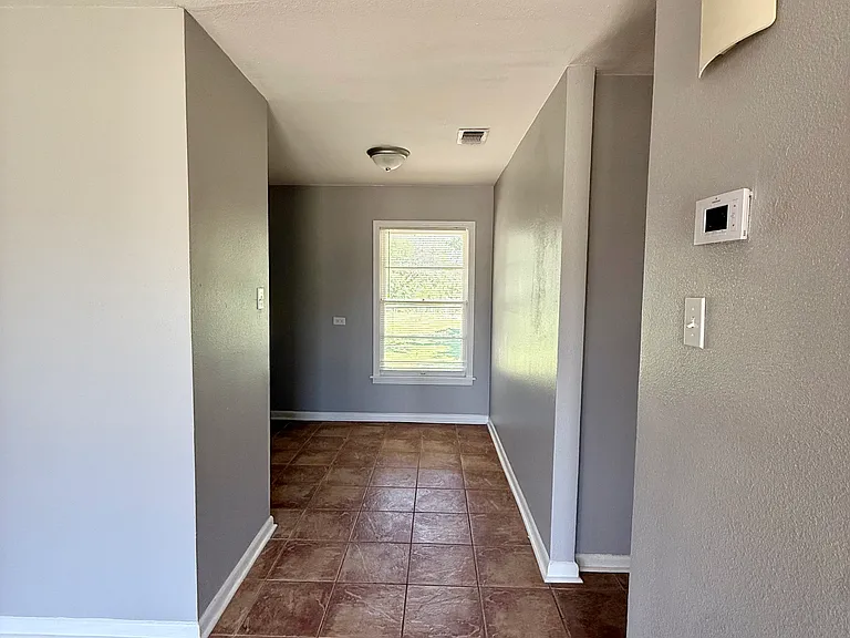 Hallway to kitchen