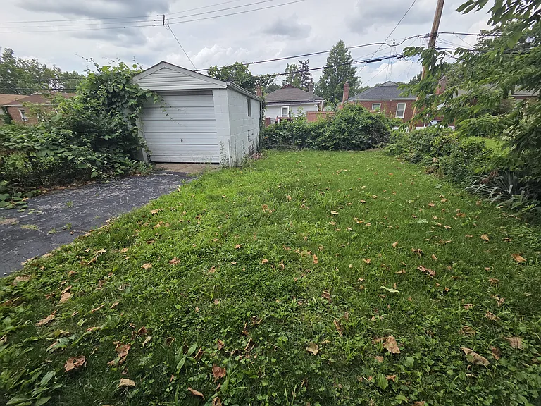 8333 Orchard Ave — Photo 18