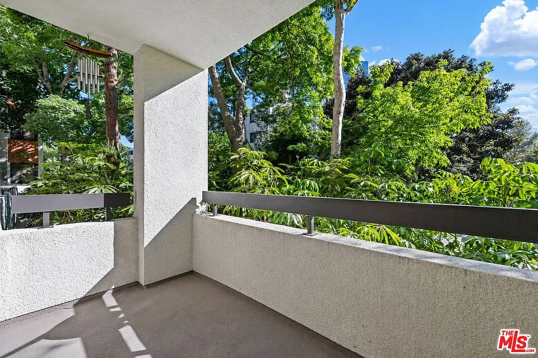 2132 Century Park Ln — Photo 3