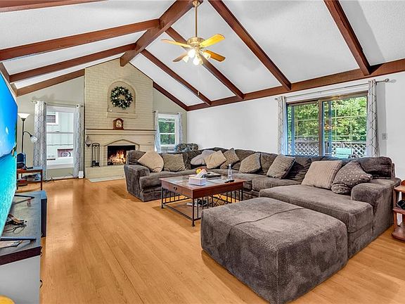 2nd image of 2809 Trenchard Dr