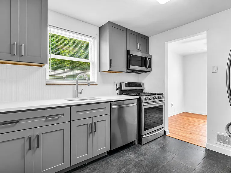 1205 Labelle Ave — Photo 7