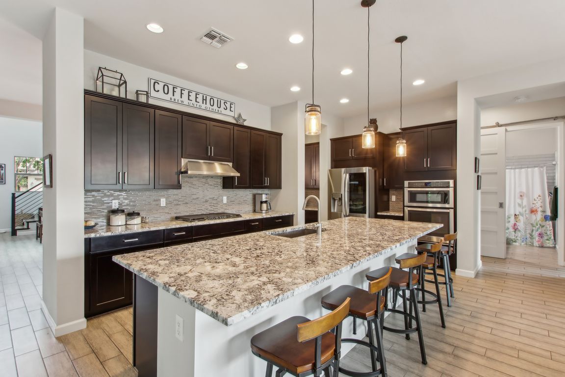 E Appaloosa Rd-0605-020.jpg