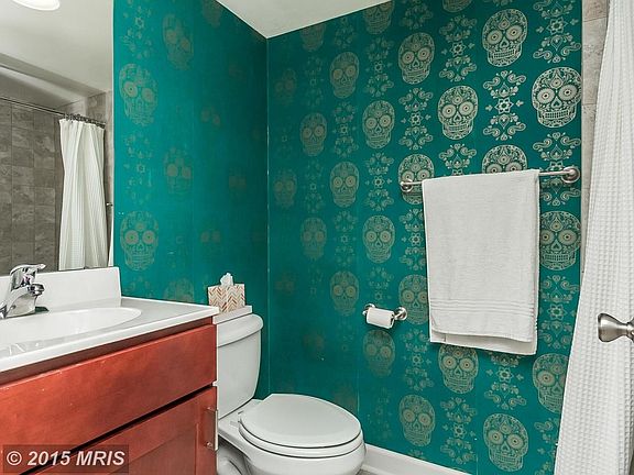 Ground Level Attached Full Bath