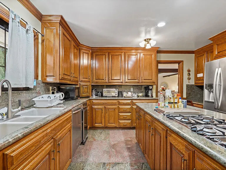 10307 Donna Ave — Photo 17