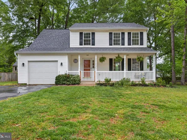 10111 Sharon Springs Dr, Fredericksburg, VA 22408