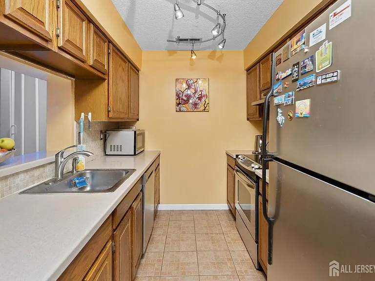 2001 Ravens Crest Dr — Photo 5