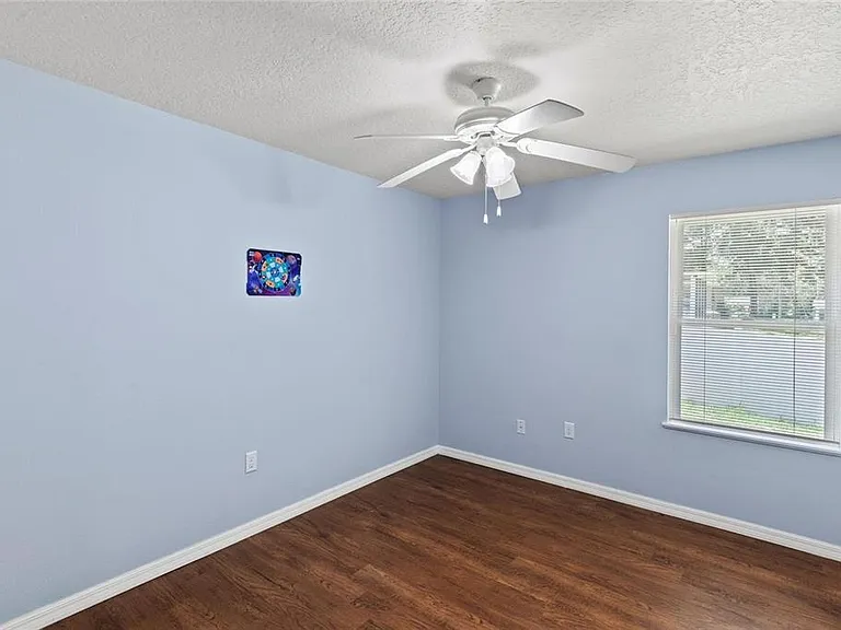 206 E Catawba St — Photo 9