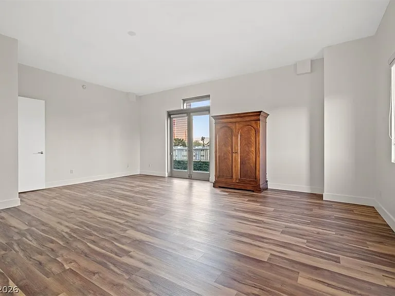 360 E Desert Inn Rd #407 — Photo 24