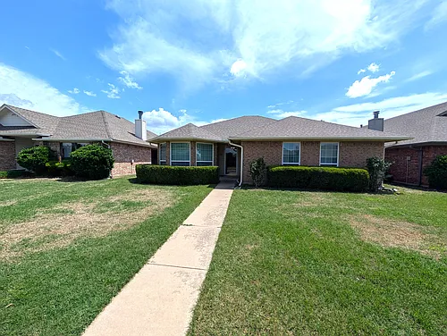 2817 Brompton Dr Photo 1