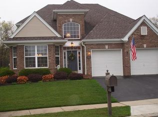 17 Honeysuckle Dr, Manahawkin, NJ 08050