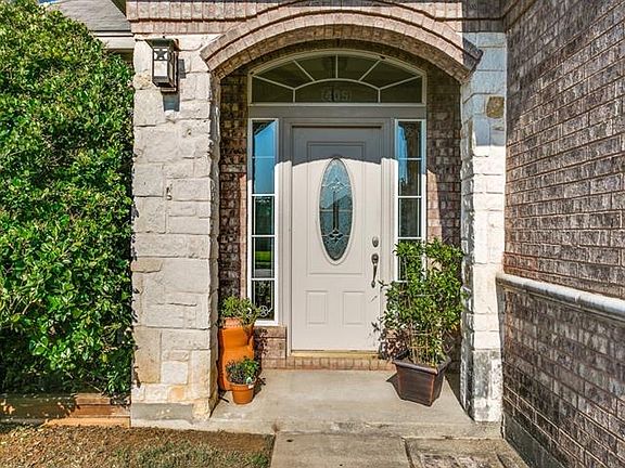 3rd image of 405 Park Meadows Dr