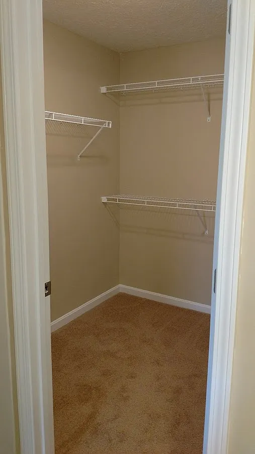 River Breeze South Apartments - 11311-103 — Photo 3