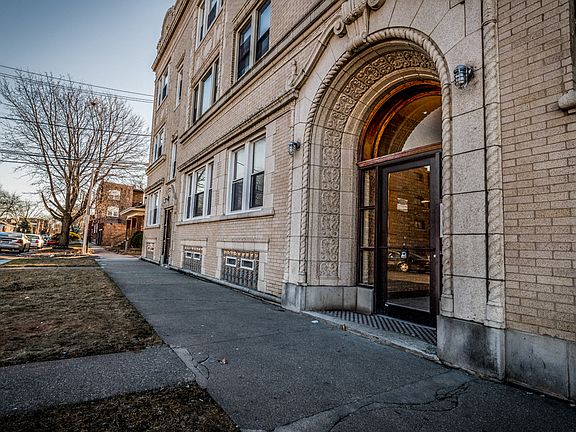 4th image of 7701 S Ashland Ave #1533-302