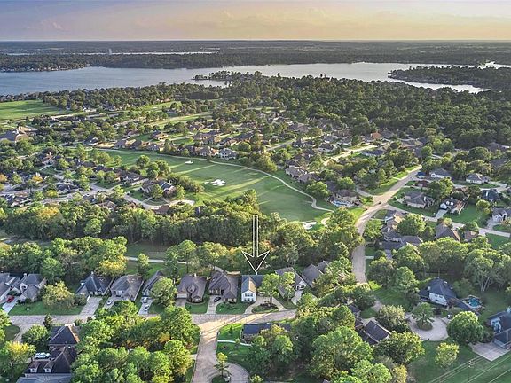 Lake Conroe is just minutes away!