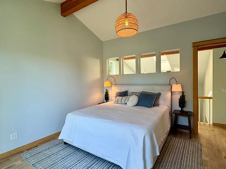 10555 NE Morning Ln — Photo 32