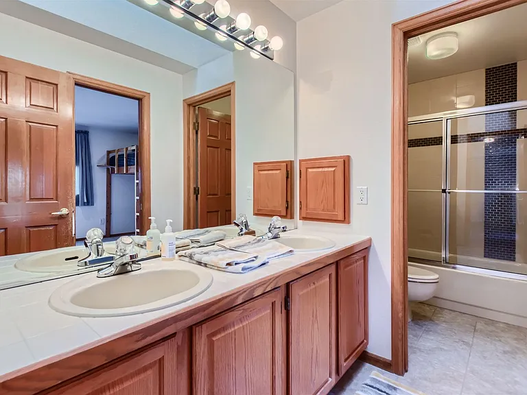 817 Mount Evans Ct — Photo 19