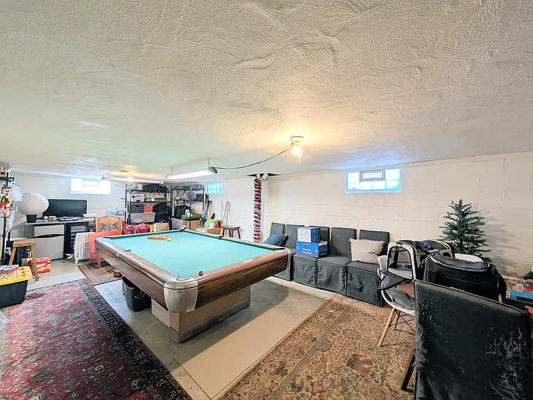 2543 E Livingston Ave — Photo 17
