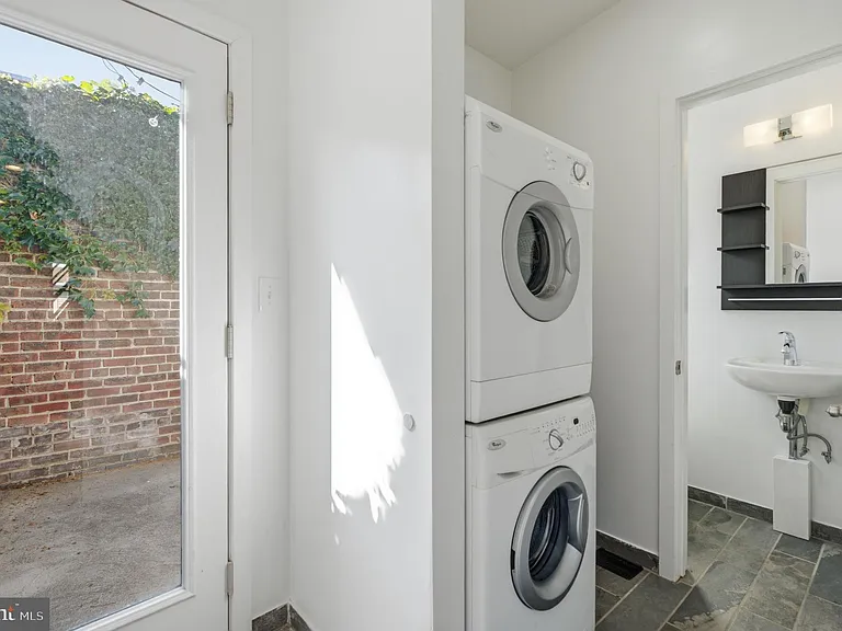 2663 Martha St — Photo 10