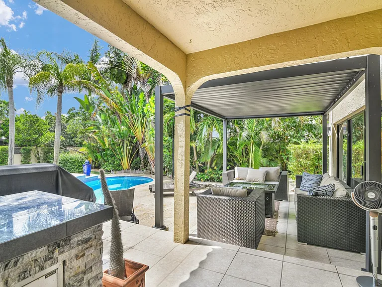 753 Villa Portofino Cir — Photo 15