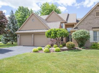 8663 Stone Oak Dr, Holland, OH