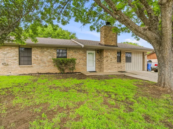 1414 W Torrey St, Granbury, TX 76048