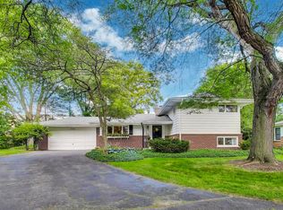 1525 Evergreen Ter, Glenview, IL 60025
