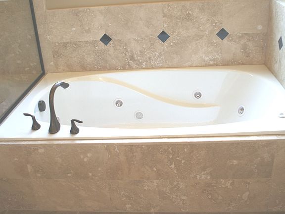 Master jetted tub