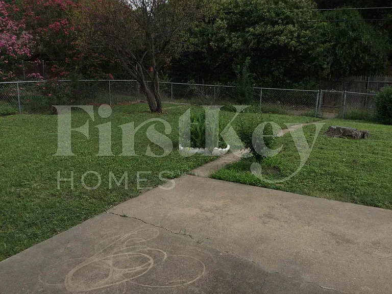 6318 Songwood Dr — Photo 15