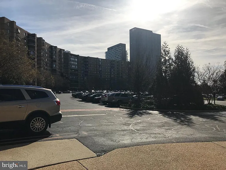 8350 Greensboro Dr #402 — Photo 22