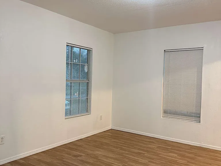 2538 Stovall Dr — Photo 4