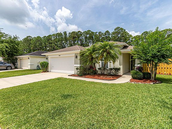 3rd image of 944 COLLINSWOOD Drive W