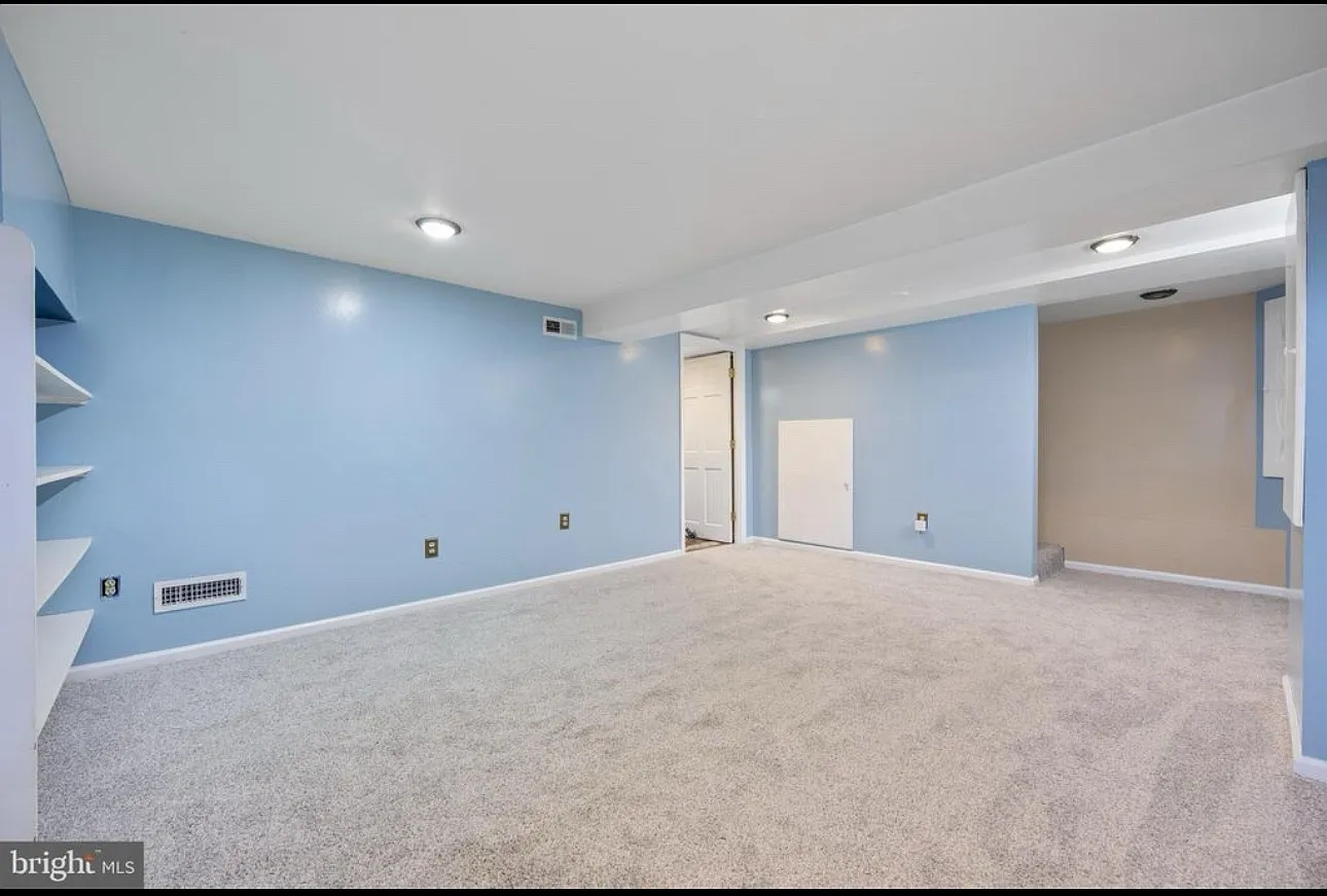 1 bed, 800 sqft, $1,300 — Photo 1