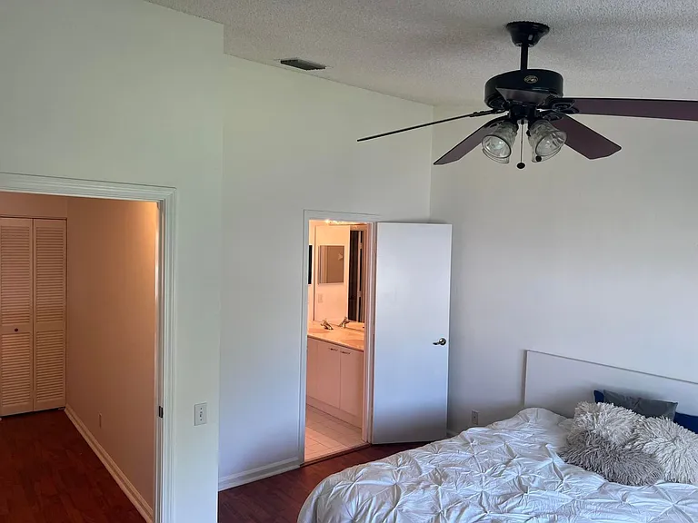 4878 SW 32nd Ter #0 — Photo 5