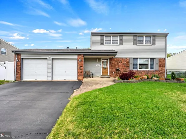 1522 Hampton Rd, Bensalem, PA 19020