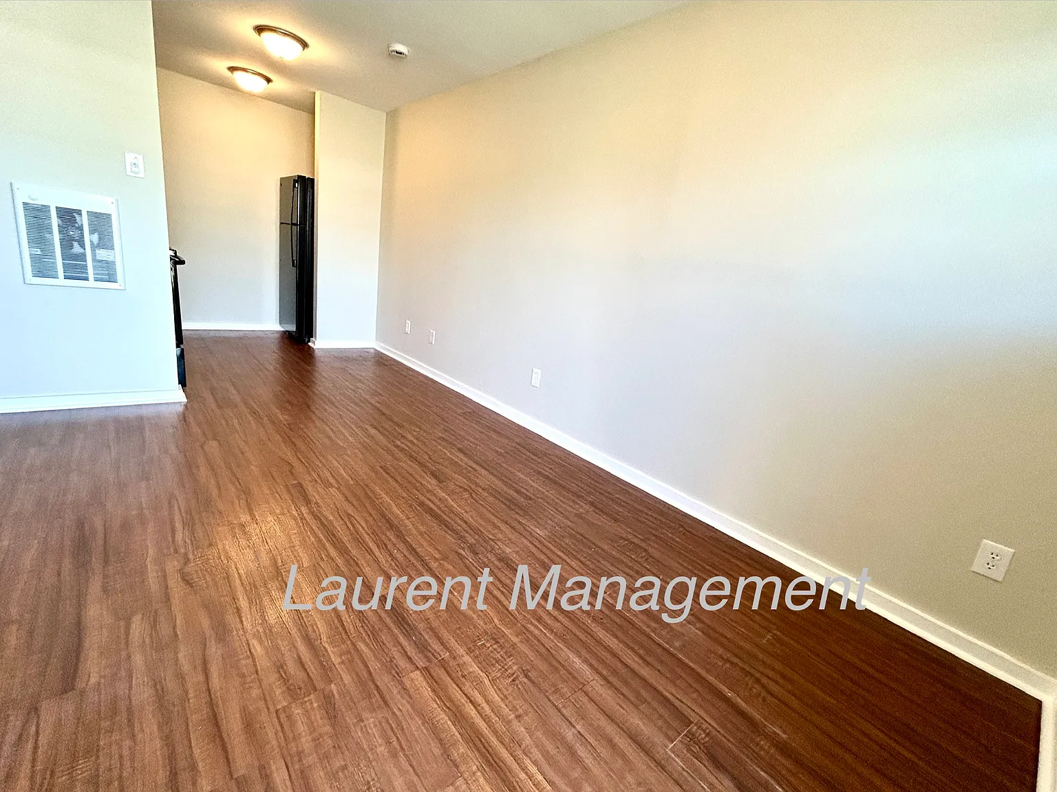 1620 Carrollton Ave — Photo 2