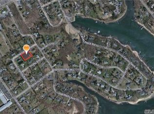 300 Harper Rd W, Southold, NY 11971