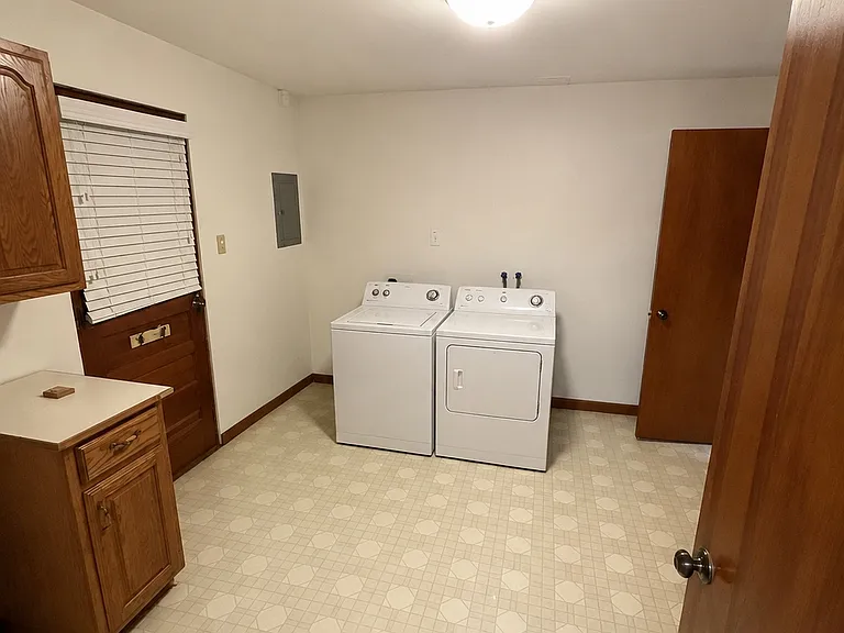Tulip Ct — Photo 17