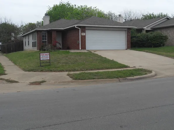 817 Cruise St, Denton, TX 76207