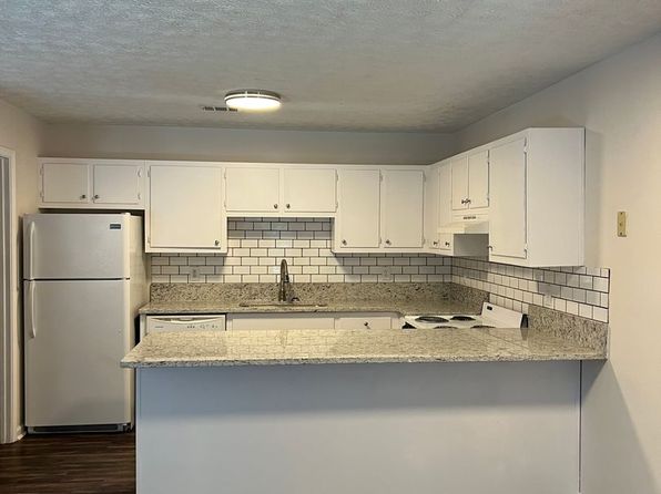 Crown Point | 120 Crown Point Dr, Cornelia, GA