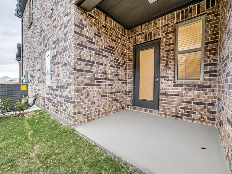 1237 Milfoil Dr — Photo 11