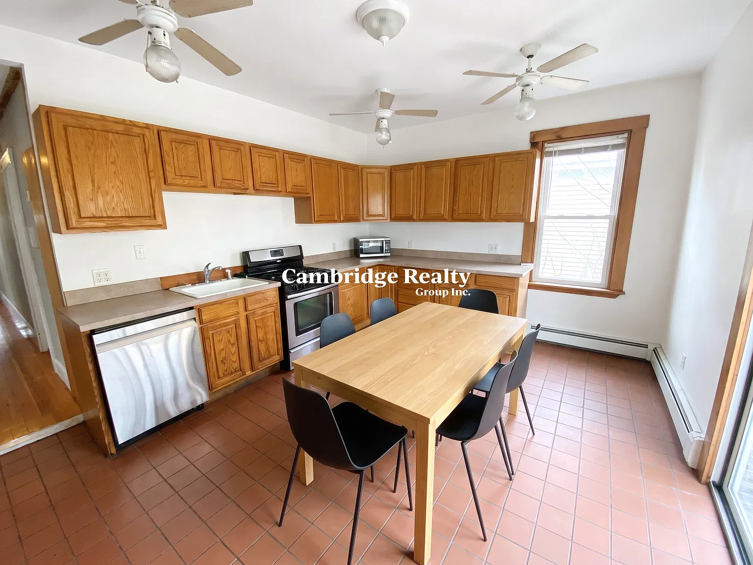 4 bed, 1.0 bath, $6,800 — Photo 1