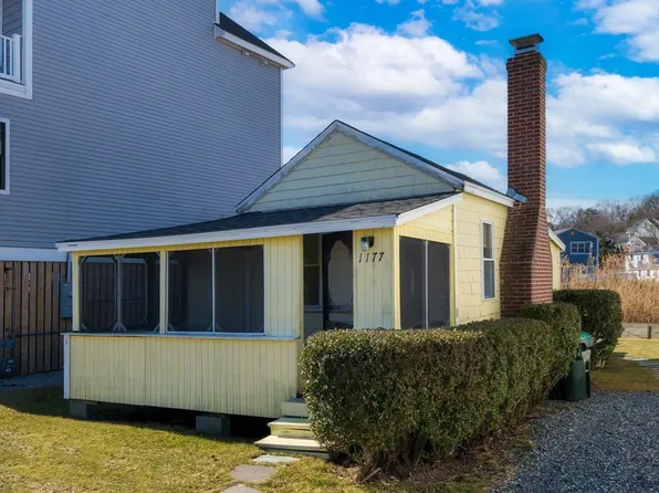 1177 Ferry St, Marshfield, MA 02050
