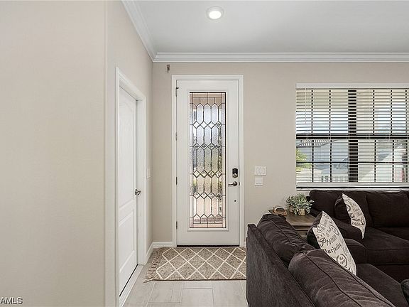5th image of 11881 Hickory Estate Cir