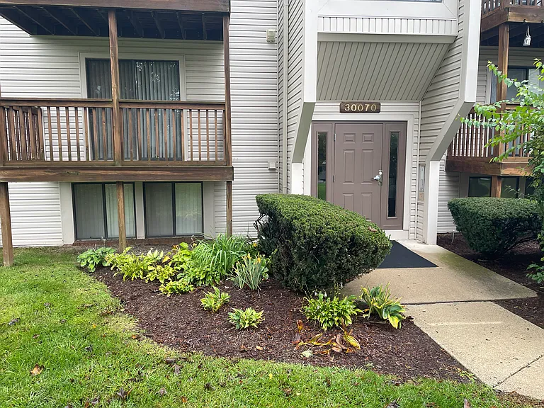 30070 W Twelve Mile Rd #123 — Photo 1