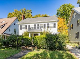 2855 Scarborough Rd, Cleveland Heights, OH 44118