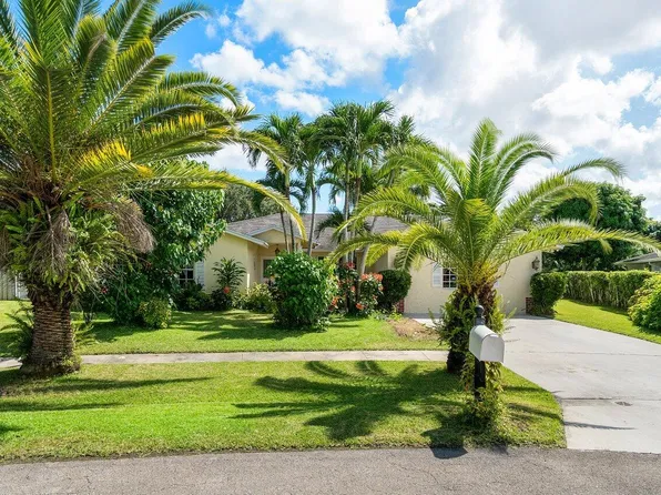157 Santiago St, Royal Palm Beach, FL 33411