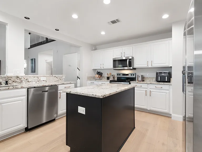 508 Bretts Way — Photo 14