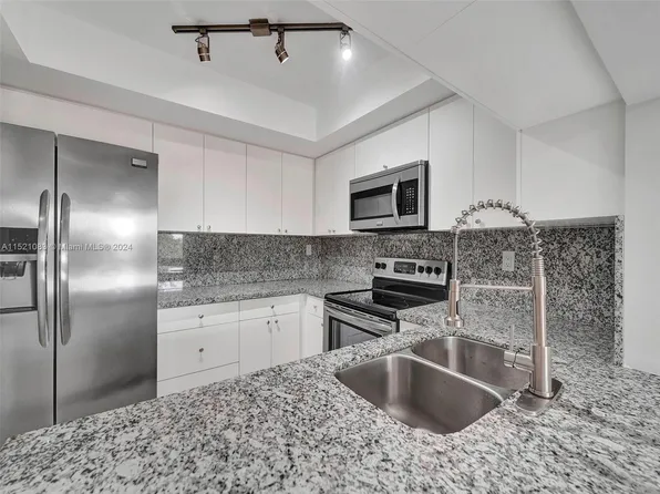 9285 SW 125th Ave APT 405, Miami, FL 33186