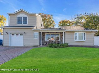 142 Cannonball Dr, Tinton Falls, NJ